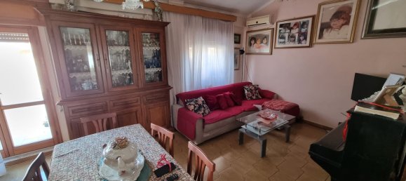 3-salle Appartement à Pomezia, Italy No. 256944 3
