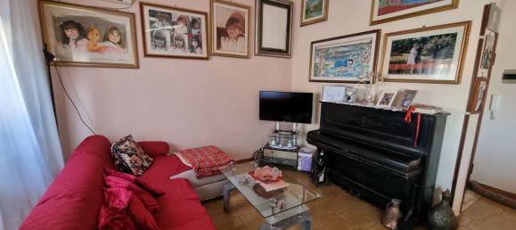 3-salle Appartement à Pomezia, Italy No. 256944 5