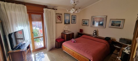 3-salle Appartement à Pomezia, Italy No. 256944 10