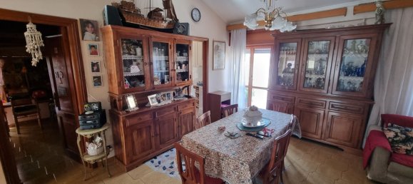 3-salle Appartement à Pomezia, Italy No. 256944 4