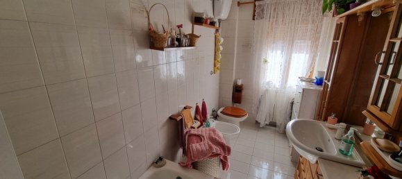 3-salle Appartement à Pomezia, Italy No. 256944 18