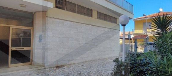 4 rooms Apartment in Montesilvano, Italy No. 17536 7