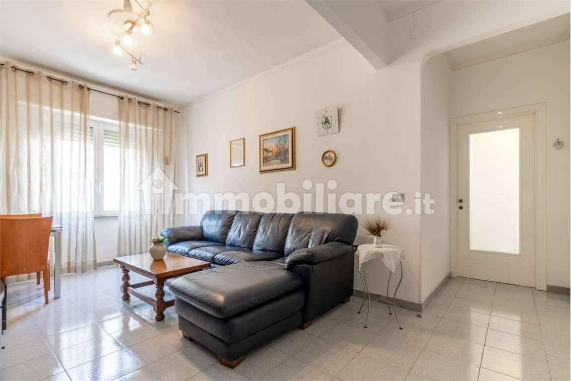 3 rooms Apartment in Cagliari, Italy No. 259219