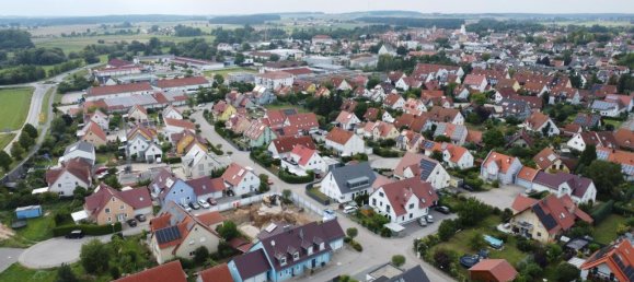 Таунхаус с 4 комнатами в Neustadt an der Waldnaab, Германия № 282168 5