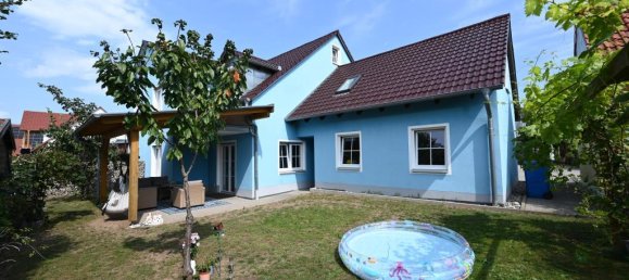 Таунхаус с 4 комнатами в Neustadt an der Waldnaab, Германия № 282168 3