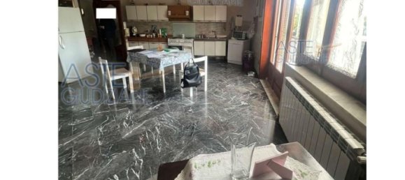 7-Zimmer Wohnung in San Giuseppe Vesuviano, Italy, Nr. 12559 4