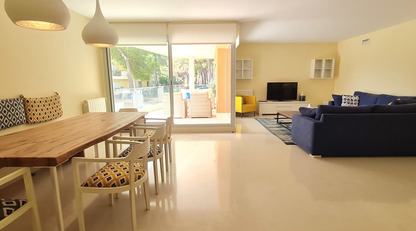 Apartamento de 3 dormitorios en Sol De Mallorca, Spain No. 248602