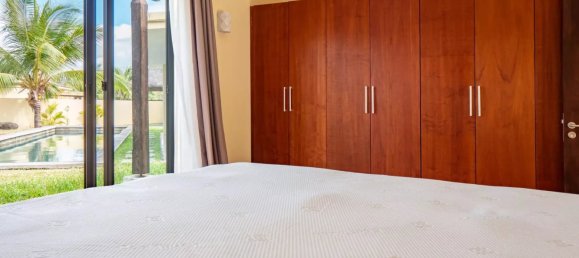 5 bedrooms Villa in Grande Riviere Noire, Mauritius No. 46 12