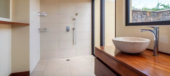 5 bedrooms Villa in Grande Riviere Noire, Mauritius No. 46 8