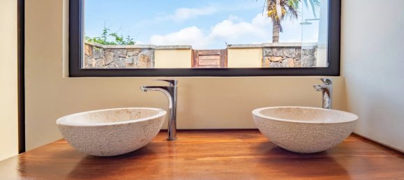 5 bedrooms Villa in Grande Riviere Noire, Mauritius No. 46 9