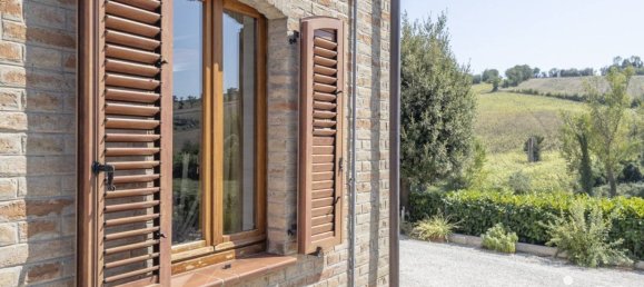 3 bedrooms Villa in Filottrano, Italy No. 318877 14