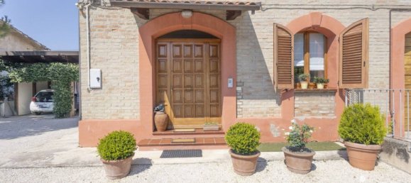 3 bedrooms Villa in Filottrano, Italy No. 318877 2