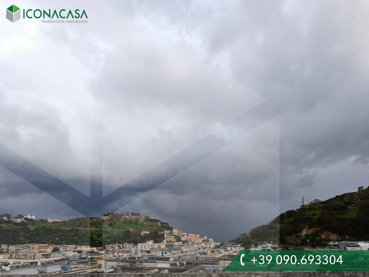 Casa de 3 dormitorios en Messina, Italy No. 23140