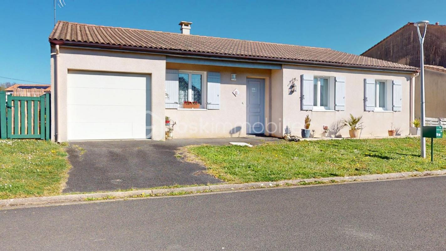 3 chambres Maison à Pont-l'Abbé-d'Arnoult, France No. 96080