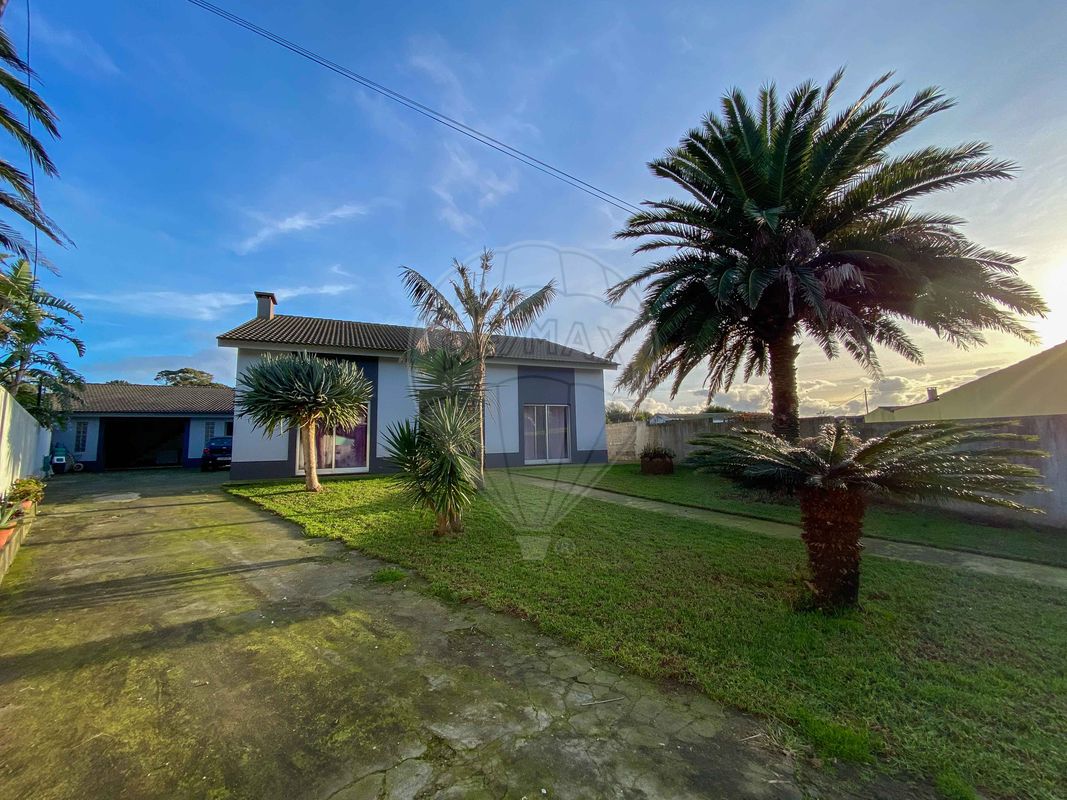 Casa T4 em Angra do Heroísmo, Portugal N.º 29193