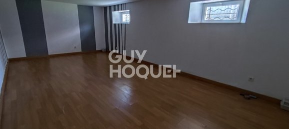 Casa de 3 dormitorios en Leves, France No. 52015 11