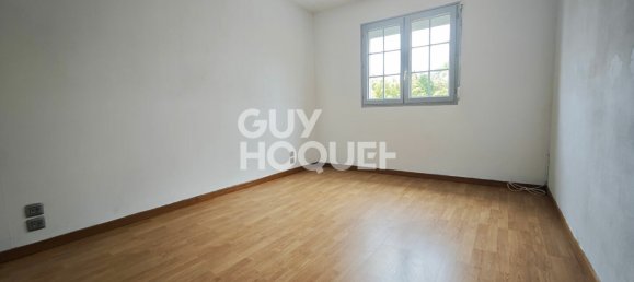 Casa de 3 dormitorios en Leves, France No. 52015 7