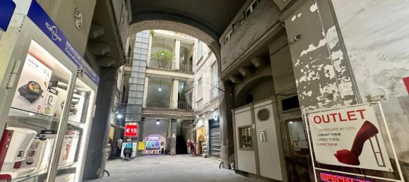 1 room Office in Naples, Italy No. 54005 5