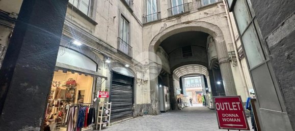 1 room Office in Naples, Italy No. 54005 7