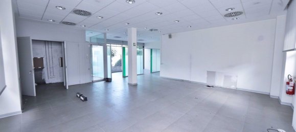 4 rooms Commercial property in Rescaldina, Italy No. 56685 5