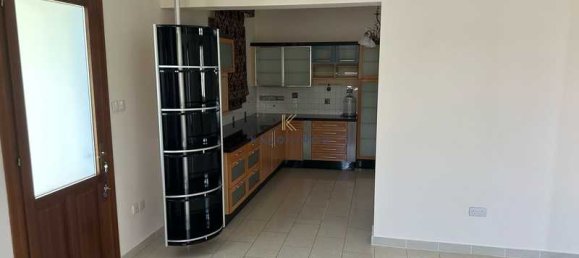 Propiedad comercial de 5 dormitorios en Larnaca, Cyprus No. 20732 4