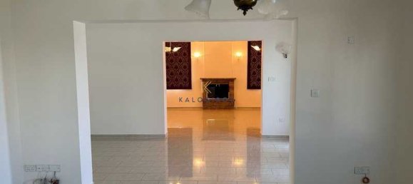 Propiedad comercial de 5 dormitorios en Larnaca, Cyprus No. 20732 5