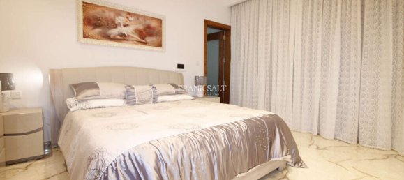 3 bedrooms Penthouse in Attard, Malta No. 11208 11