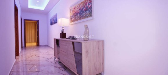 3 bedrooms Penthouse in Attard, Malta No. 11208 7