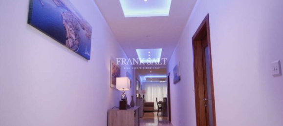 3 bedrooms Penthouse in Attard, Malta No. 11208 14