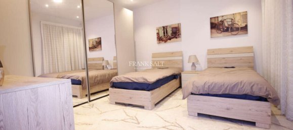 3 bedrooms Penthouse in Attard, Malta No. 11208 8