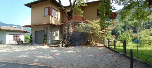 7 rooms House in Laveno-Mombello, Italy No. 144918 9