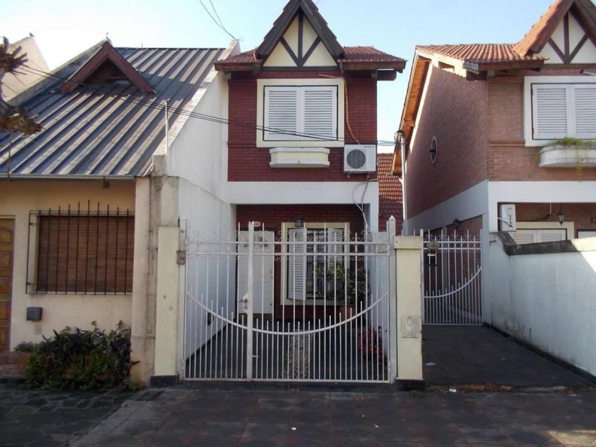 Дом с 2 спальнями в Bermudez, Аргентина № 59066