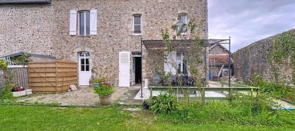 3 bedrooms House in Manche, France No. 360224 2