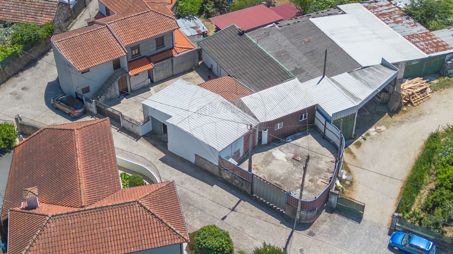 Склад 106м² в Пасуш ди Феррейра, Португалия № 236446