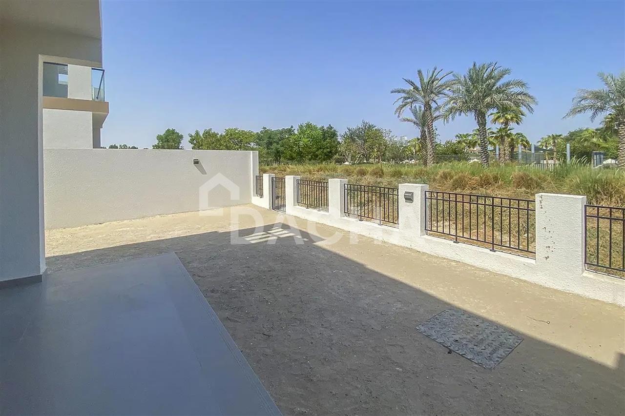 4 bedrooms Townhouse in DAMAC Hills (Akoya by DAMAC), UAE No. 27792