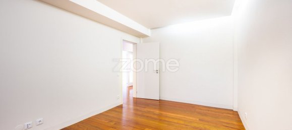 4 bedrooms House in Senhora da Hora, Portugal No. 117026 13