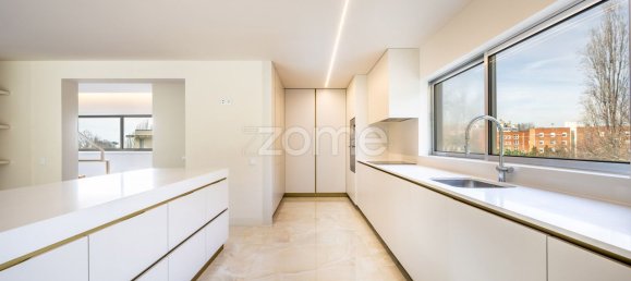 4 bedrooms House in Senhora da Hora, Portugal No. 117026 26