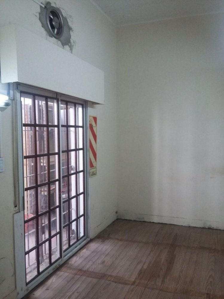 Studio in Tres de Febrero, Argentina No. 80140