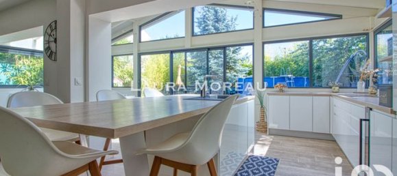 6 bedrooms House in Val-d'Oise, France No. 307576 10