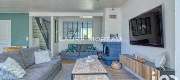 6 bedrooms House in Val-d'Oise, France No. 307576 8