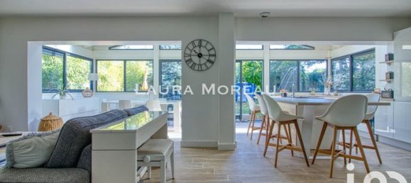 6 bedrooms House in Val-d'Oise, France No. 307576 4