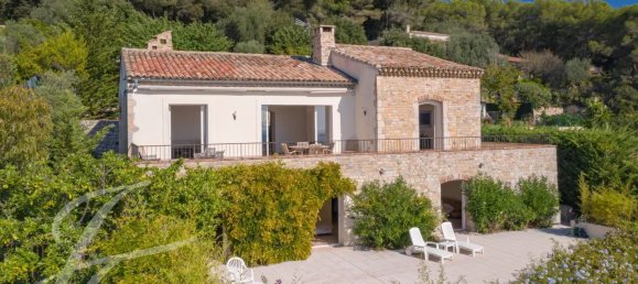 4 bedrooms Villa in Vallauris, France No. 195129 2