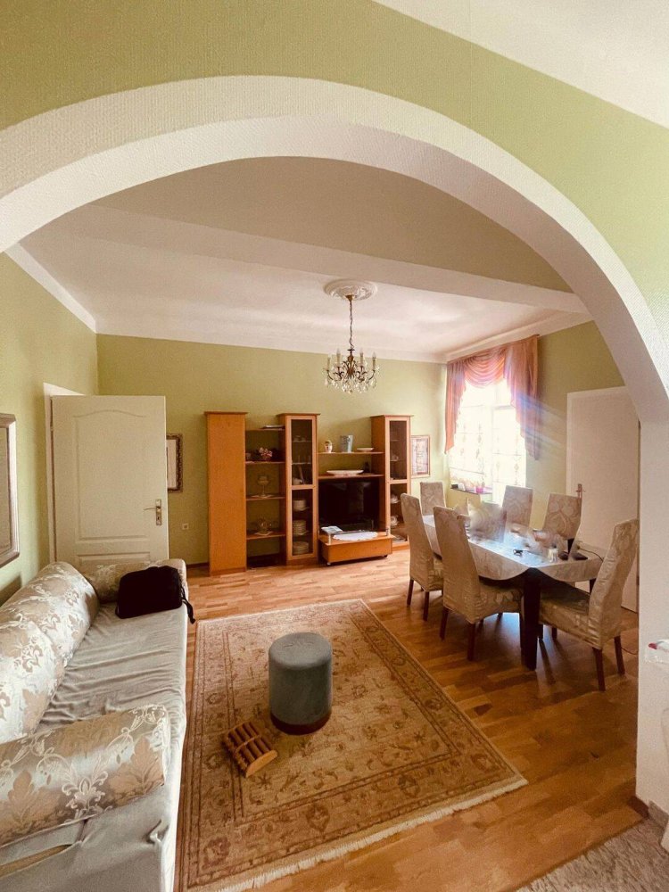 5 غرف نوم شقة في Dusseldorf, Germany رقم 289937