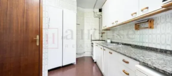 4 bedrooms Apartment in Eixample, Spain No. 142255 3