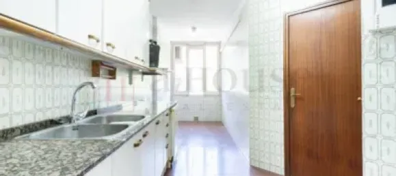 4 bedrooms Apartment in Eixample, Spain No. 142255 5