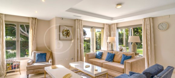 5 bedrooms Villa in Marbella, Spain No. 62657 3