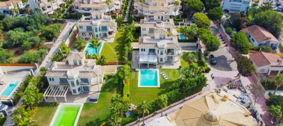 5 bedrooms Villa in Marbella, Spain No. 62657 35