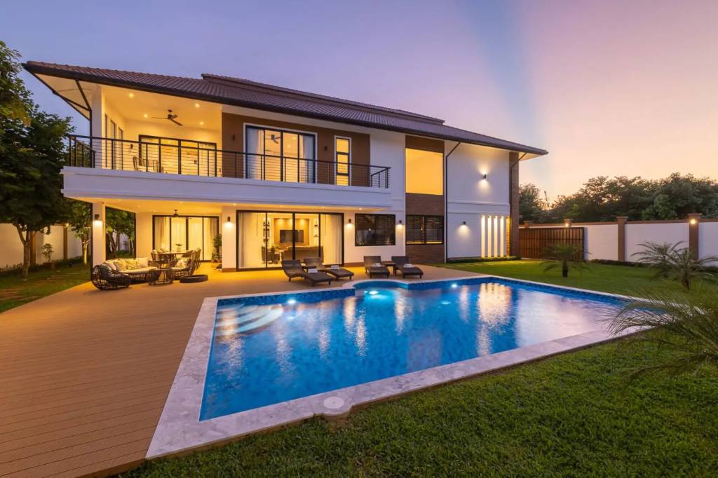 Вилла с 5 спальнями в Ханг Донг, Таиланд № 23801