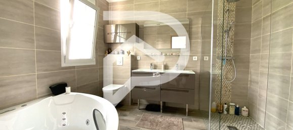 6 bedrooms Villa in Ferolles-Attilly, France No. 180313 23