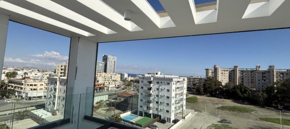 2 bedrooms Apartment in Larnaca, Cyprus No. 5175 2